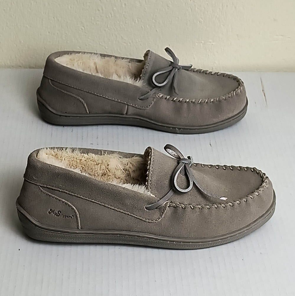 Gray Moccasin Slippers with Fuzzy Lining and Rubber Soles Women's 9 Faux Fur